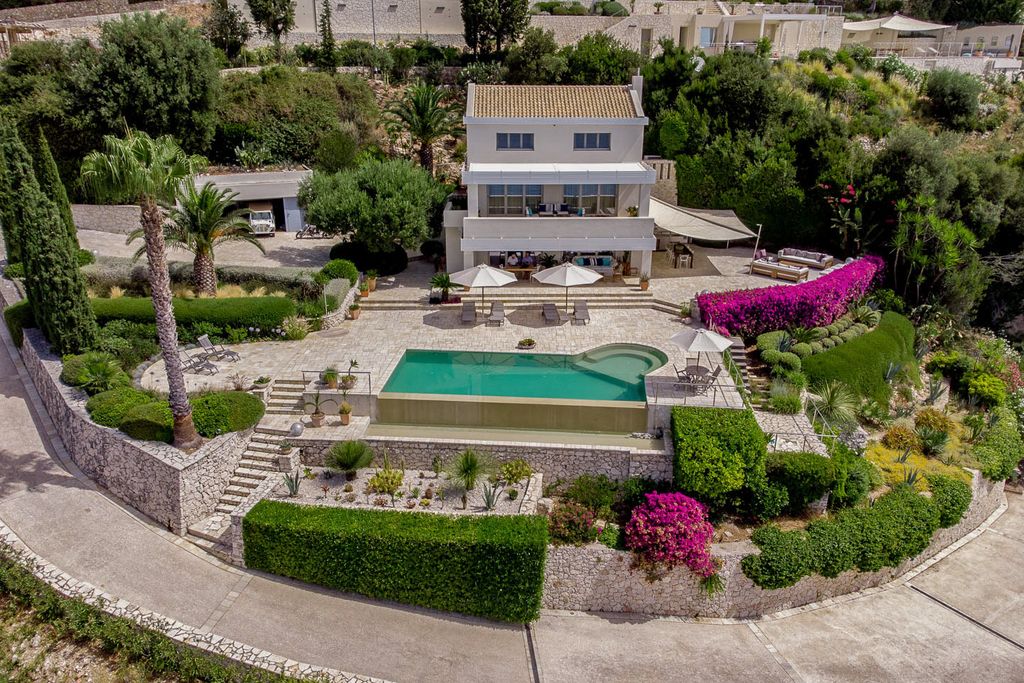 Villa Petra Luna Corfu Olivers Travels 1