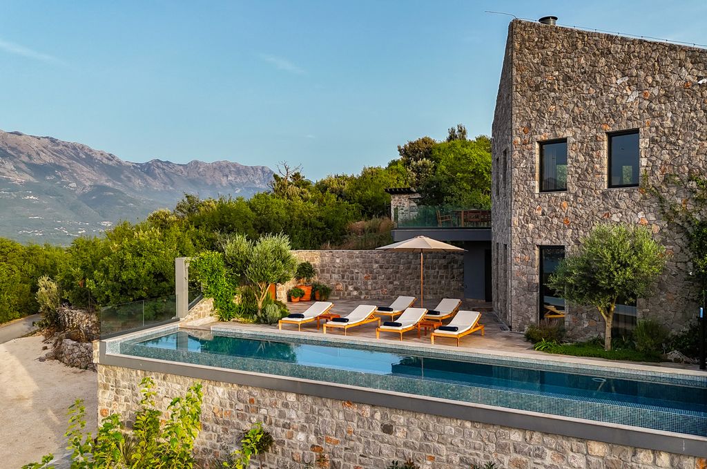 Villa Monteluce Bay Of Kotor Olivers Travels 1