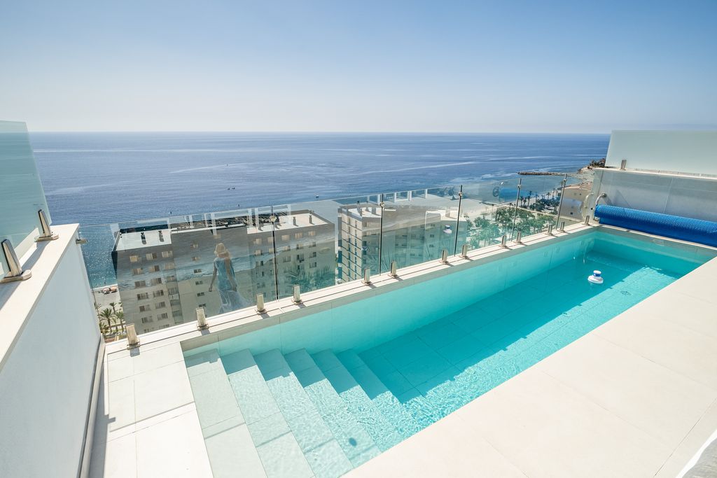 El Mar Cinco Costa Tropical Olivers Travels 1