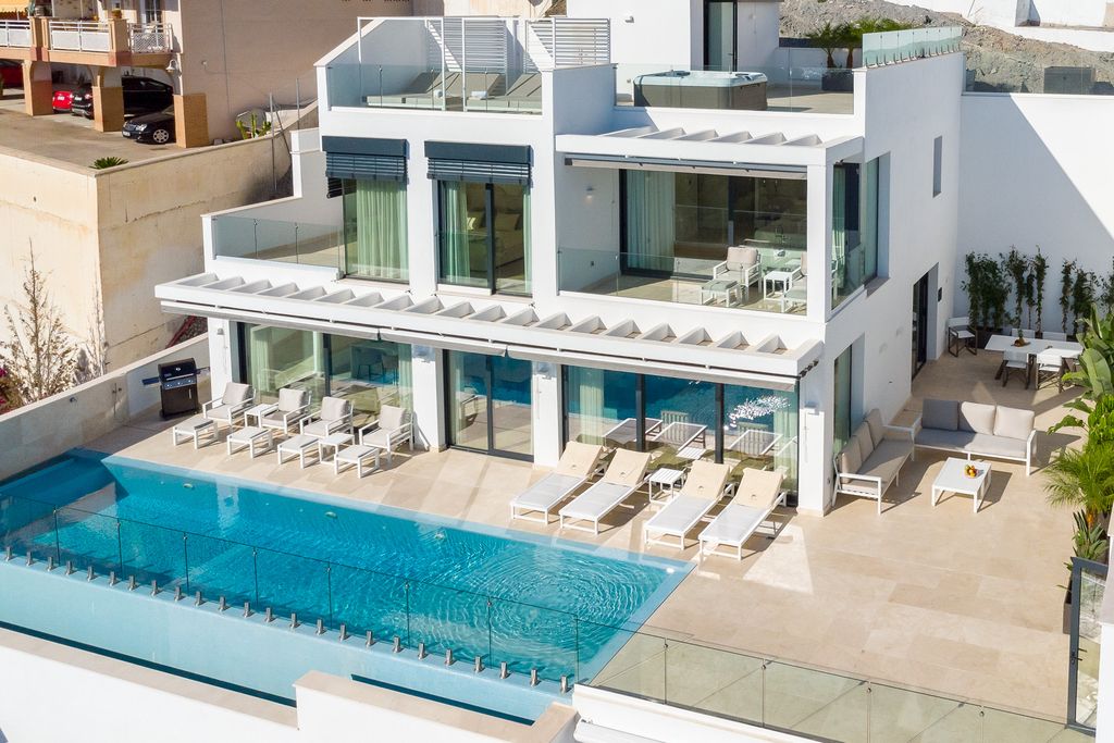 El Mar Once Costa Tropical Olivers Travels 1