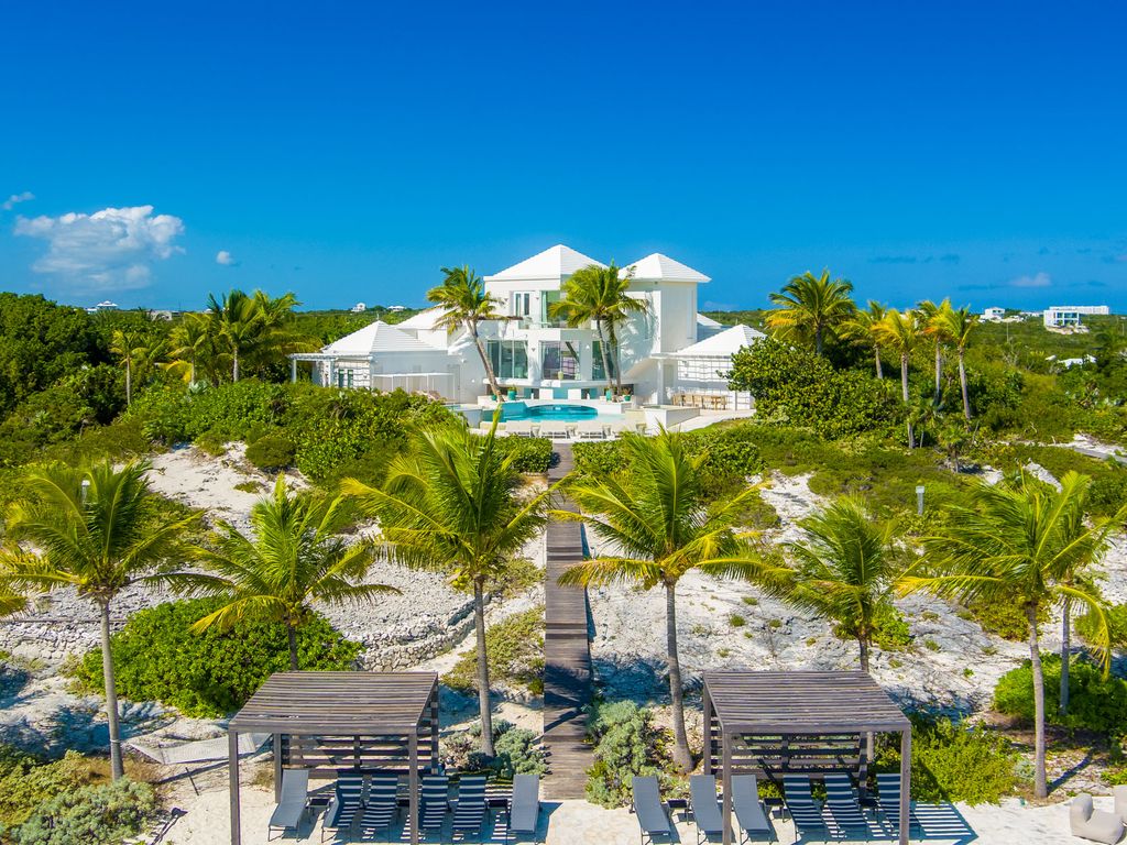 Bay Pearl TurksandCaicos Olivers Travels 1