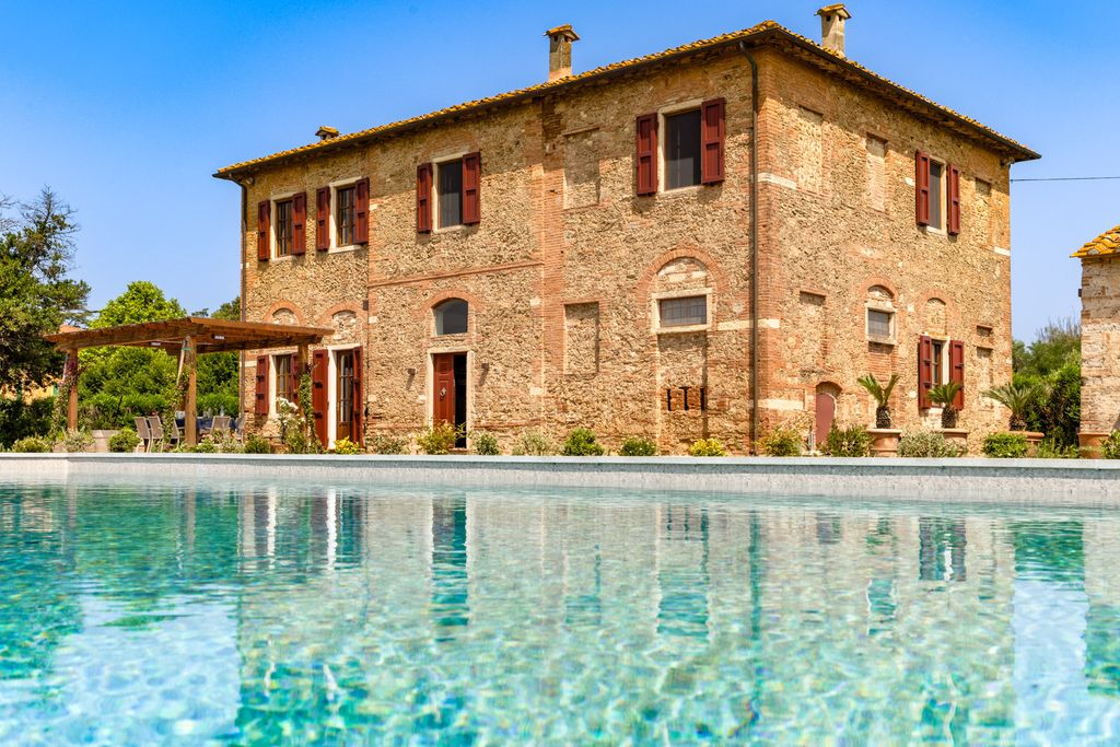 Villa Casal Di Cecina Tuscany OliversTravels 1