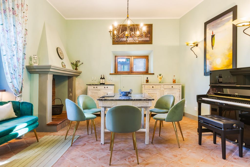 Villa Sienese Del Tramonto Tuscany OliversTravel 4