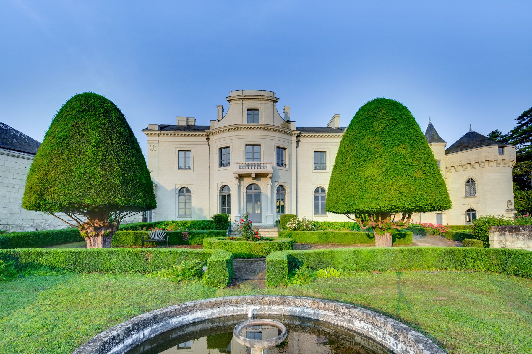 Le Chateau De La Loire, Loire Valley | Oliver's Travels