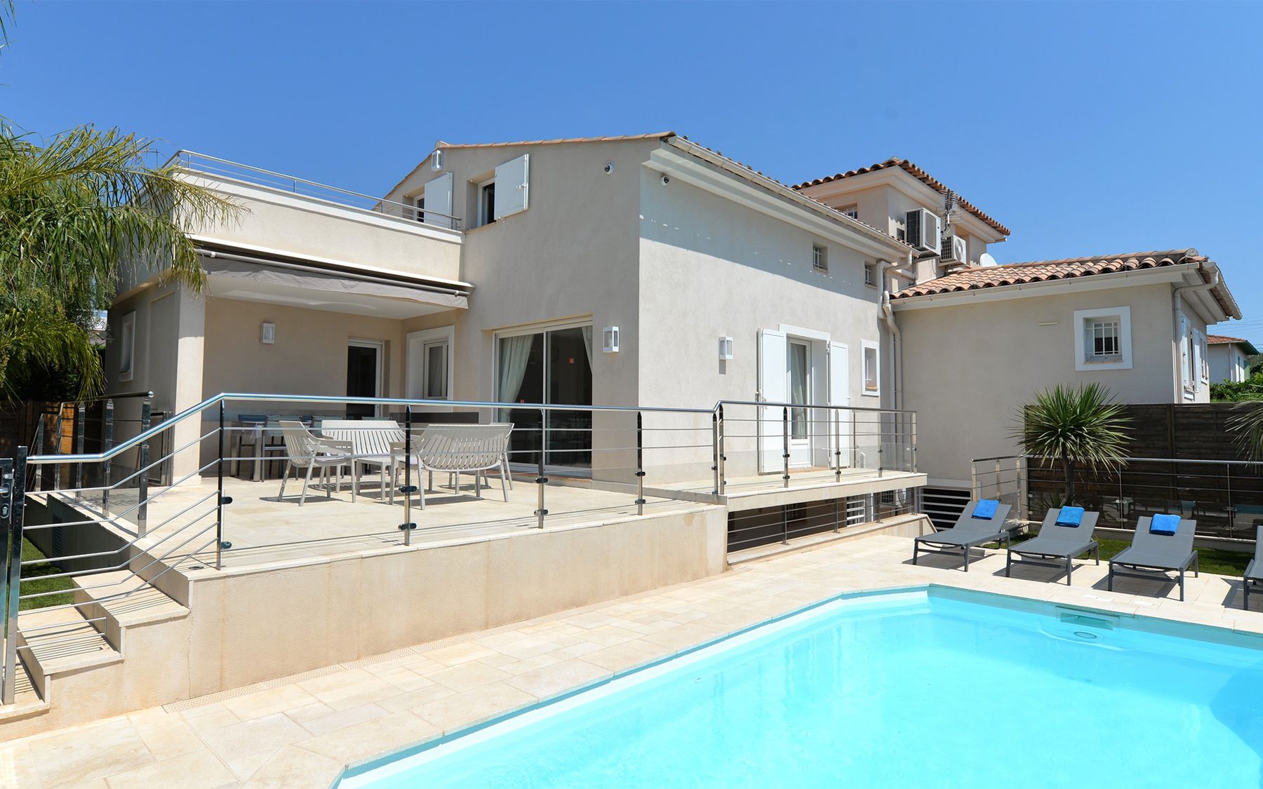 001 pearl azure south of france olivers travels desktop center.webp