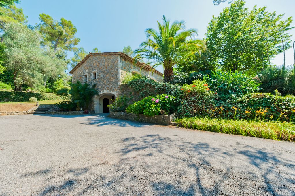 Les Pierres Roses French Riviera PF OliversTravels 2