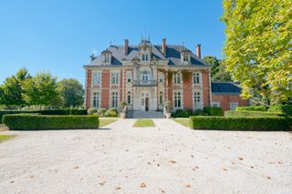 Chateau Lalongue Midi Pyrenees PF OliversTravels 1