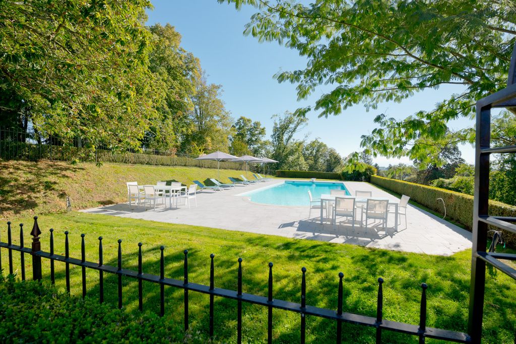 Chateau Lalongue Midi Pyrenees PF OliversTravels 2