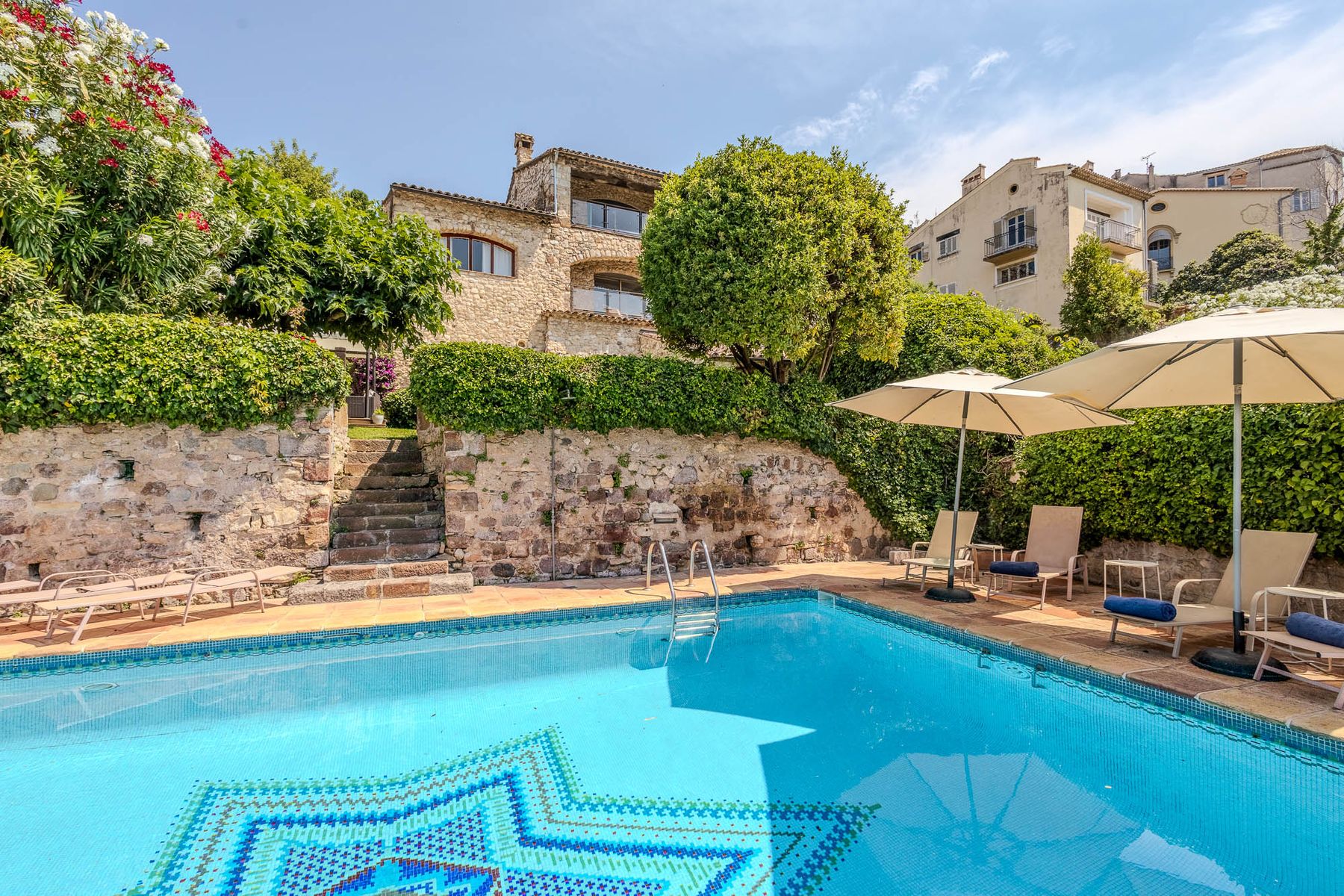 Mas de la Calade French Riviera Olivers Travels 01