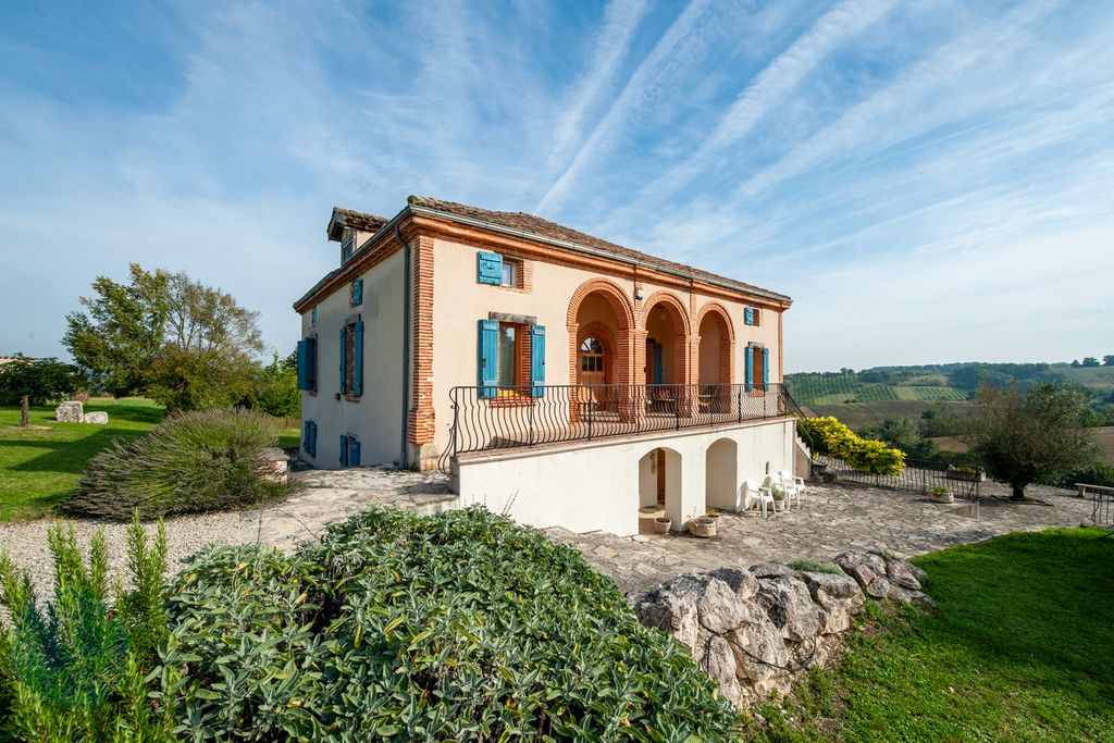 Le Mas Lauzerte Midi Pyrenees PF Oliver'sTravels 2