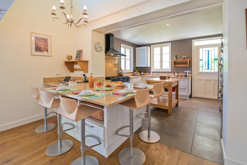 Le Petit Palais Aquitaine Olivers Travels 4