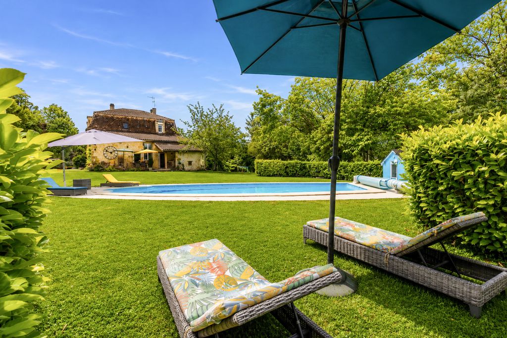 Maison Labarde Dordogne PF Olivers Travels 1