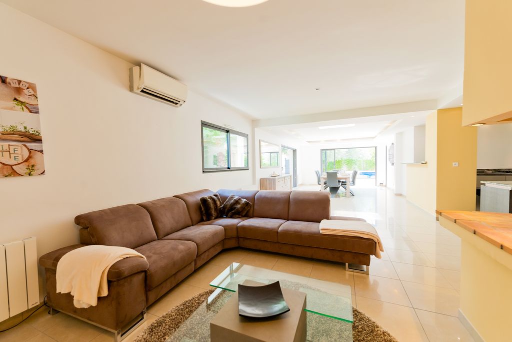 Maison L'Éveque Languedoc OliversTravels 3