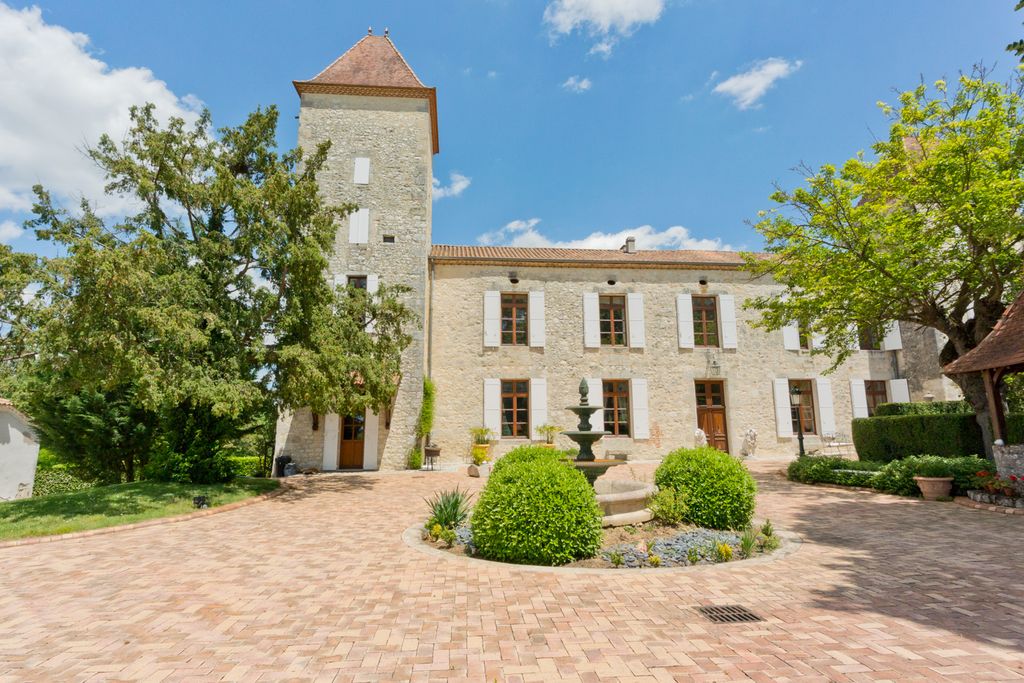 Chateau Trieux Aquitane PF OliversTravels 2