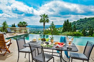 Les Fumerates French Riviera PF OliversTravels 1