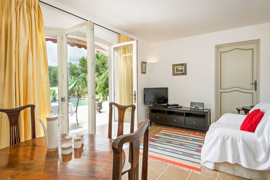 Les Fumerates French Riviera PF OliversTravels 3