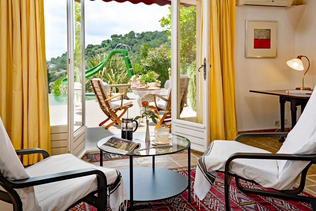 Les Fumerates French Riviera PF OliversTravels 4