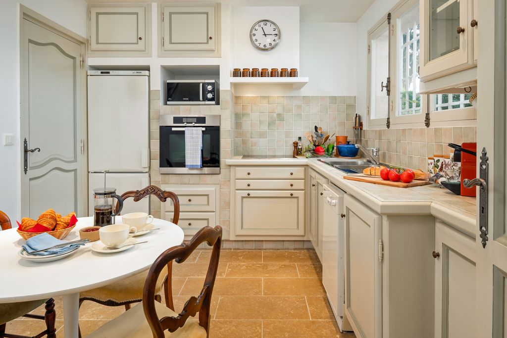 Les Fumerates French Riviera PF OliversTravels 5