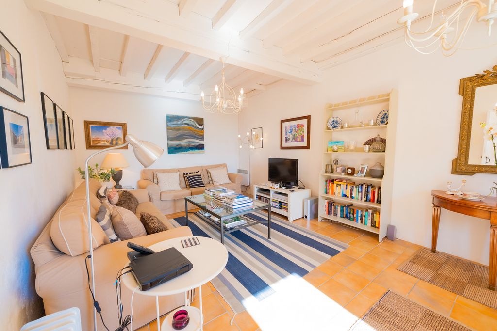 Maison La Fontaine Languedoc PF OliversTravels 3