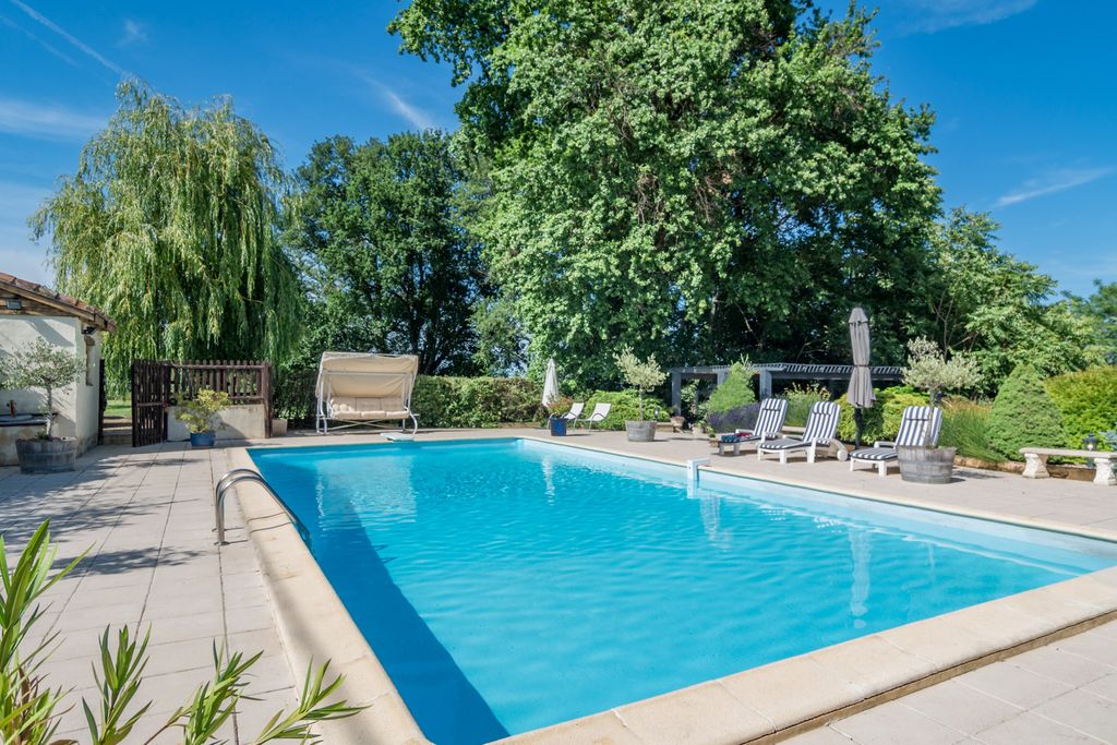 Les Faures Aquitane PF OliversTravels 2