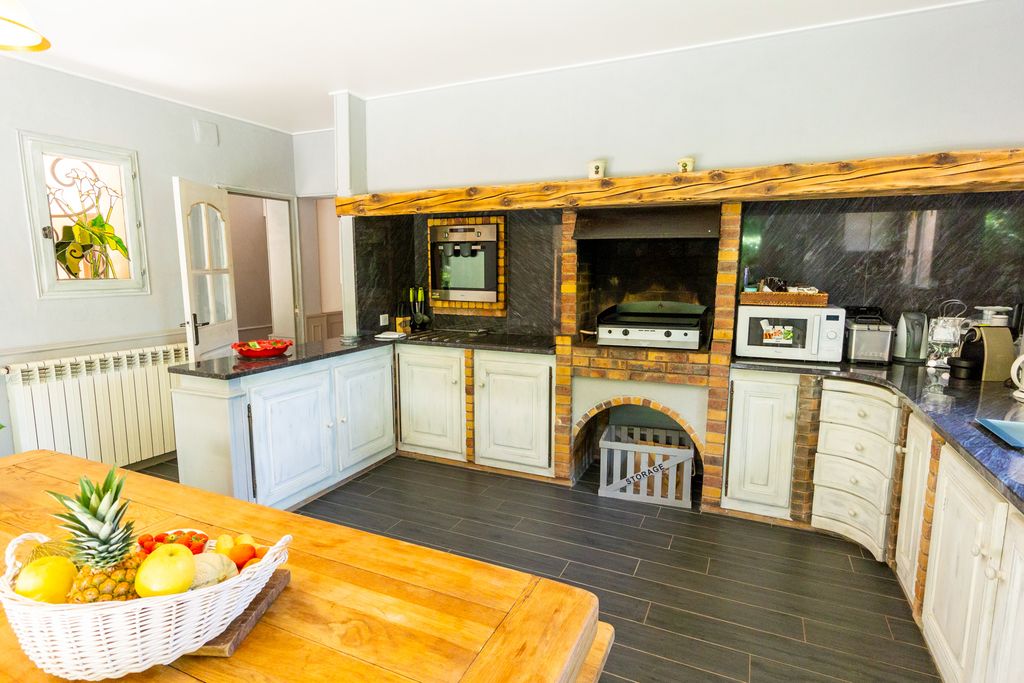 Villa Le Parc Languedoc PF Olivers Travels 5