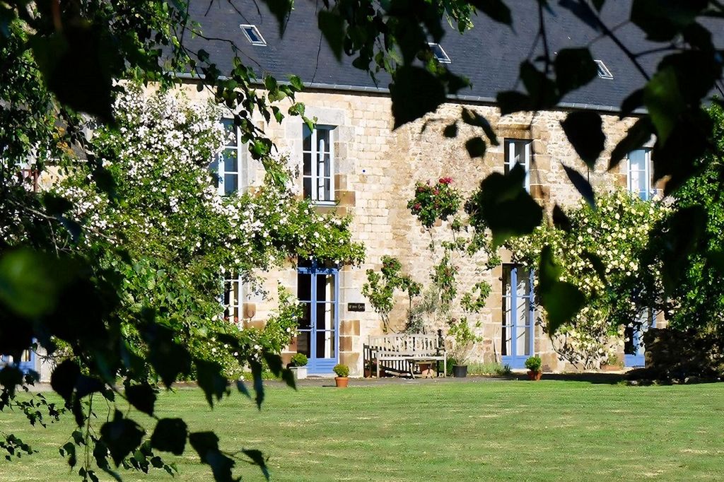 Maison La Perouse Brittany Olivers Travels 00