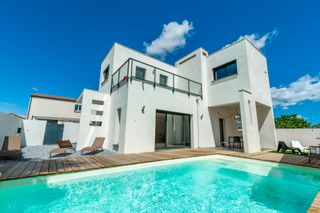 Villa des Pivoines Languedoc PF OliversTravels 1