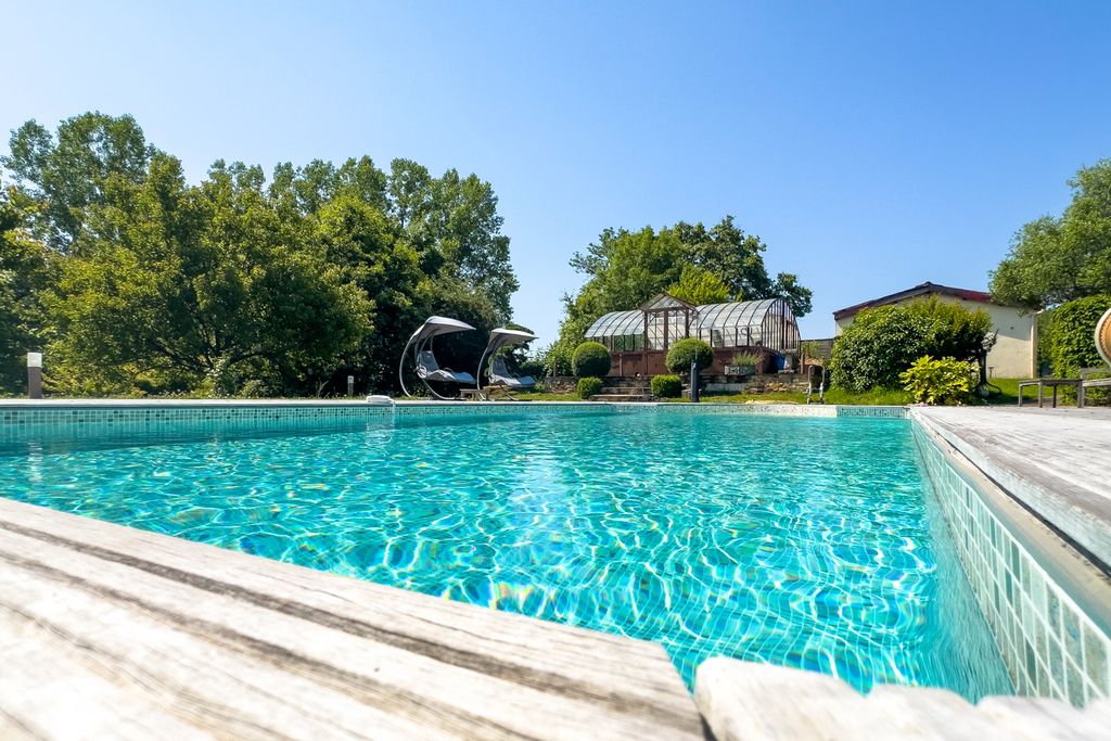 The Piglet Barn Atlantic Coast Avignon PF OliversTravels 1