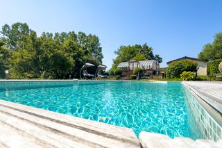 The Piglet Barn Atlantic Coast Avignon PF OliversTravels 1