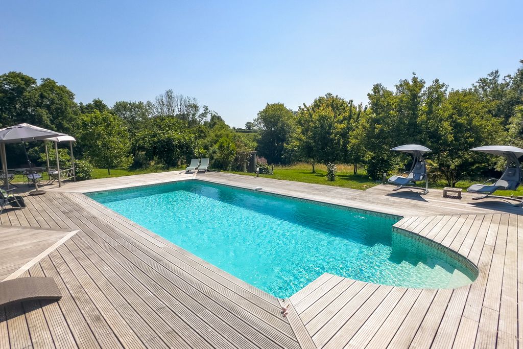 The Piglet Barn Atlantic Coast Avignon PF OliversTravels 2