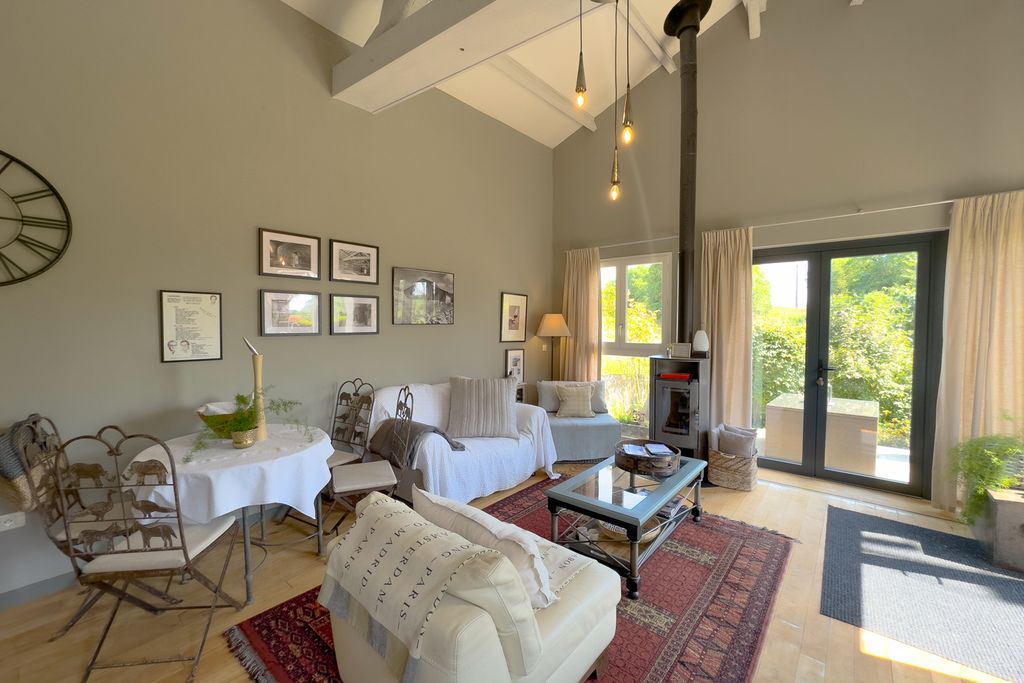 The Piglet Barn Atlantic Coast Avignon PF OliversTravels 3