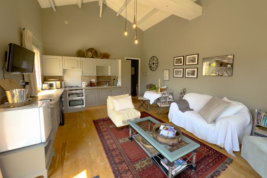 The Piglet Barn Atlantic Coast Avignon PF OliversTravels 4