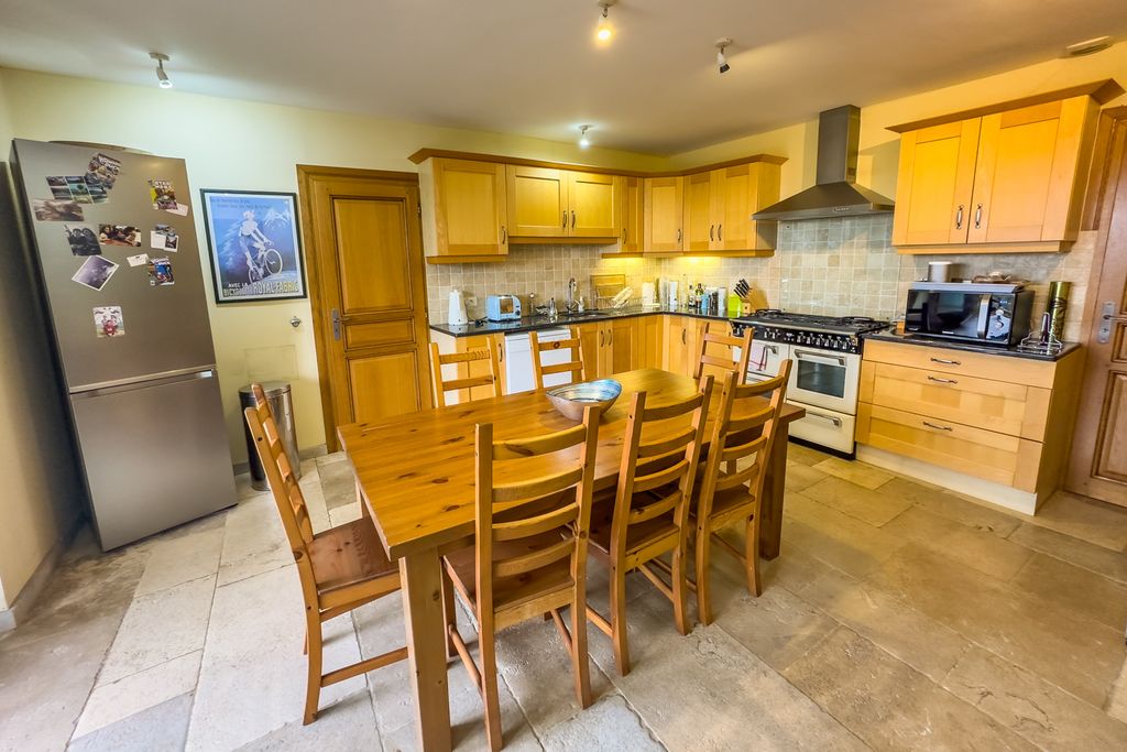 Maison Le Roc Dordogne PF OliversTravels 5