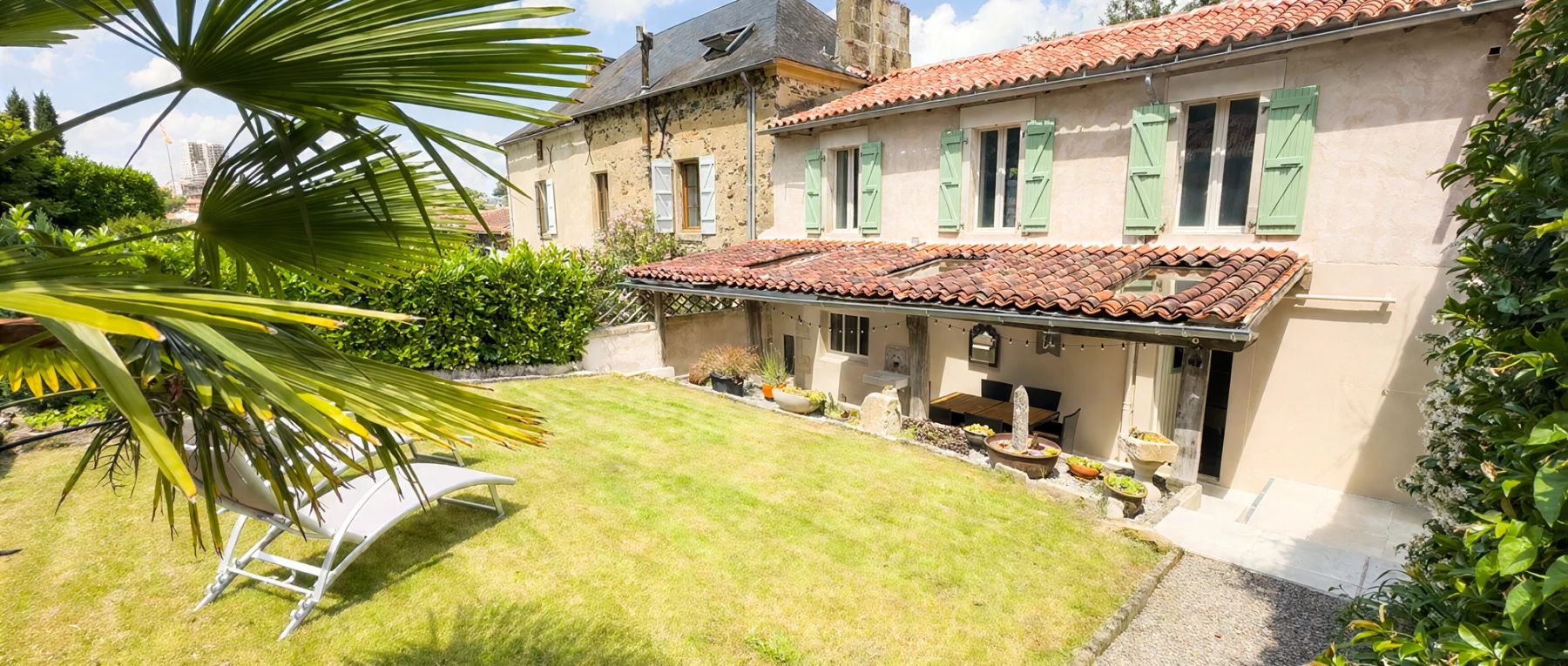 001 vouvant cottage brittany the atlantic coast olivers travels desktop center