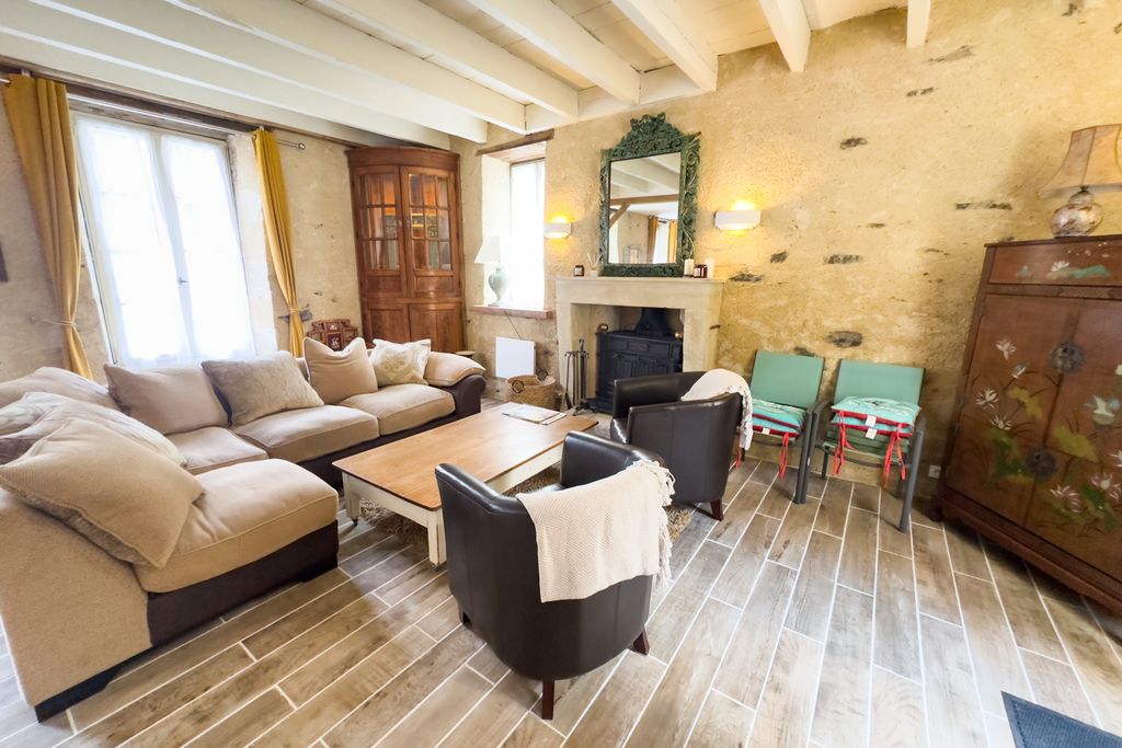 Vouvant Cottage Atlantic Coast Avignon PF OliversTravels 3