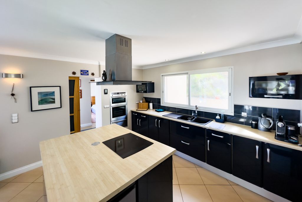 Villa de la Fontaine Romaine Midi Pyrenees PF OliversTravels 5