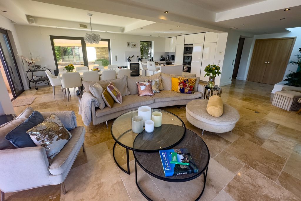 Villa Santo Massimo Saint Tropez PF OliversTravels 3