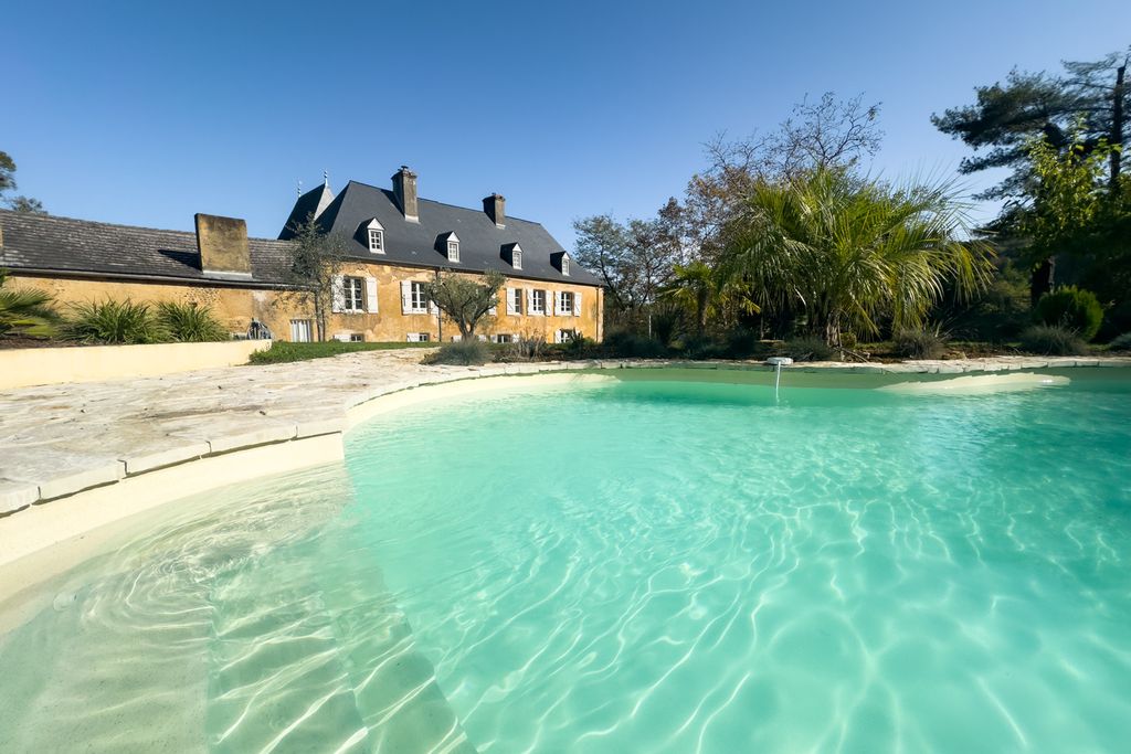 Chateau Salettes Midi Pyrenees PF OliversTravels 1