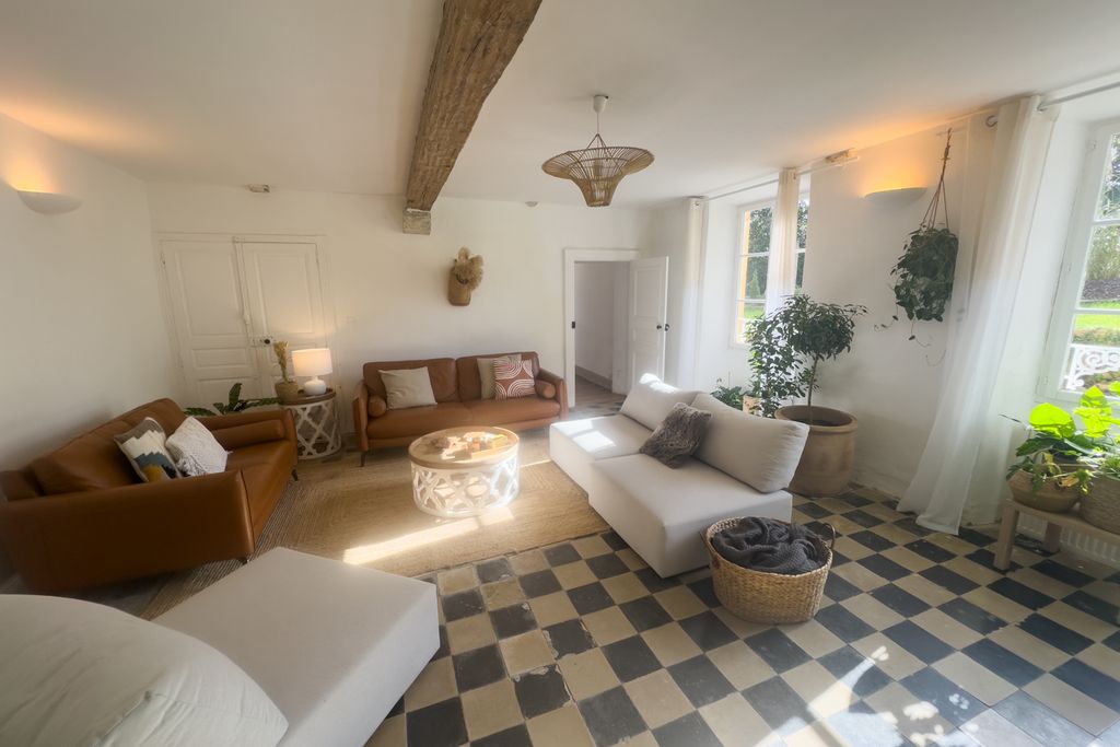 Chateau Salettes Midi Pyrenees PF OliversTravels 3