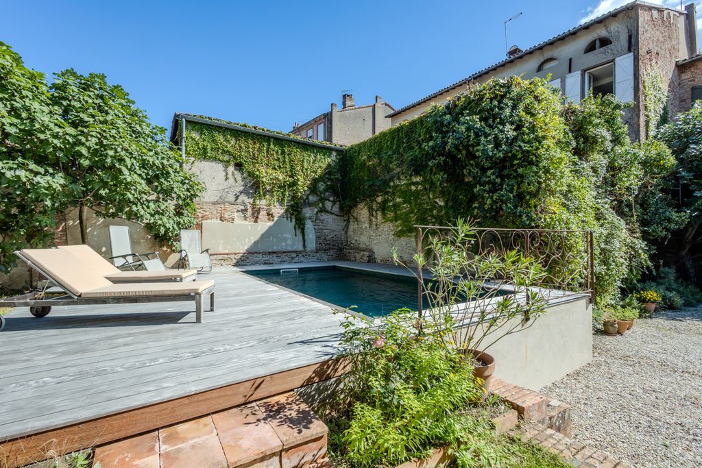 La Cour Verte PF Midi Pyrenees OliversTravels 1