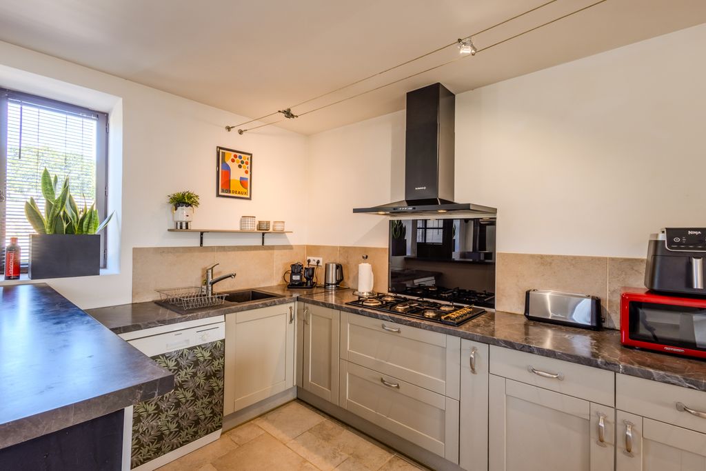 La Petie Maison Generille PF OliversTravels 5