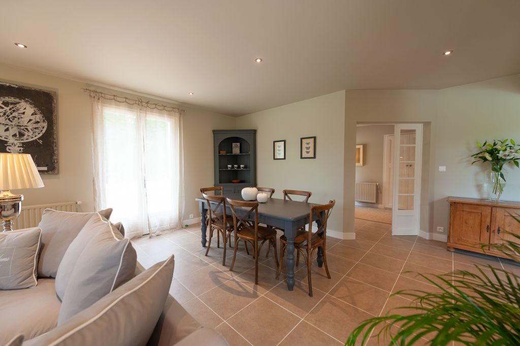 The Villa At The Chateau Aquitane OliversTravels 4