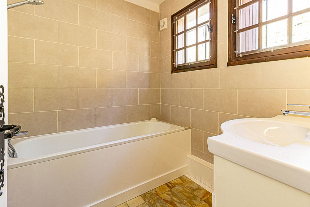 L'Escapade au Lac Midi Pyrenees PF OliversTravels 4