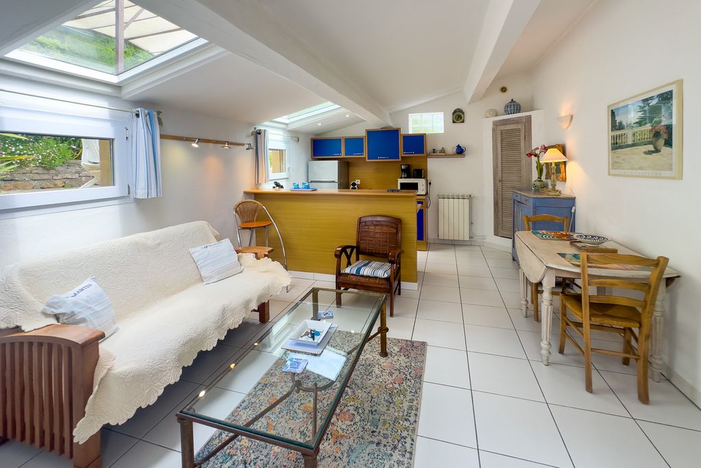 Apartment de la Fontaine French Riviera PF Olivers Travels 2