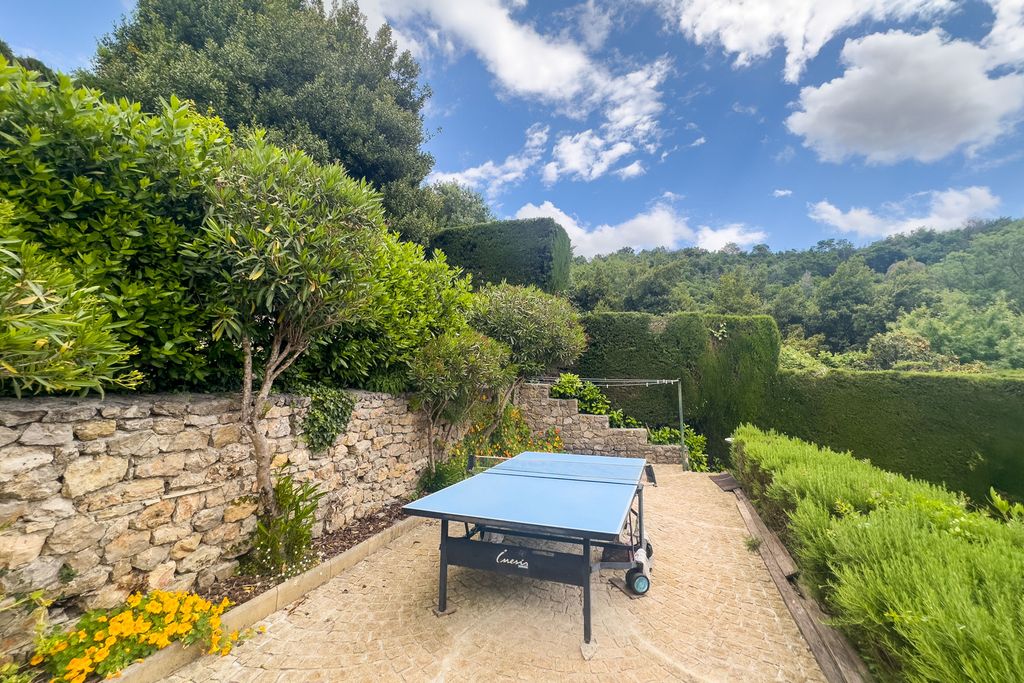 Apartment de la Fontaine French Riviera PF Olivers Travels 4