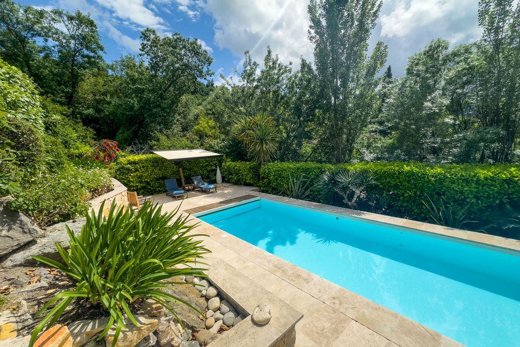 Apartment de la Fontaine French Riviera PF Olivers Travels 5