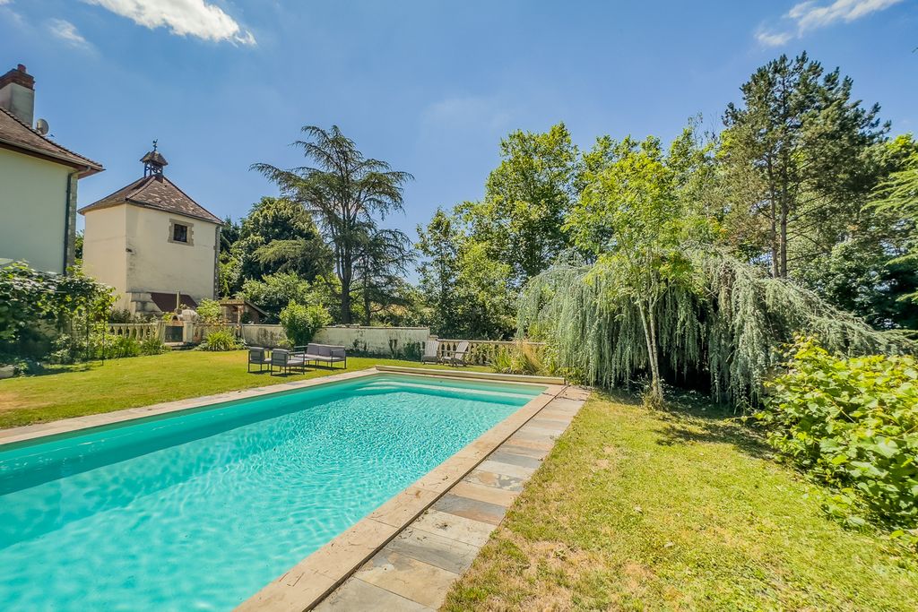 Pigeonnier Tower and Garden PF OliversTravels 1