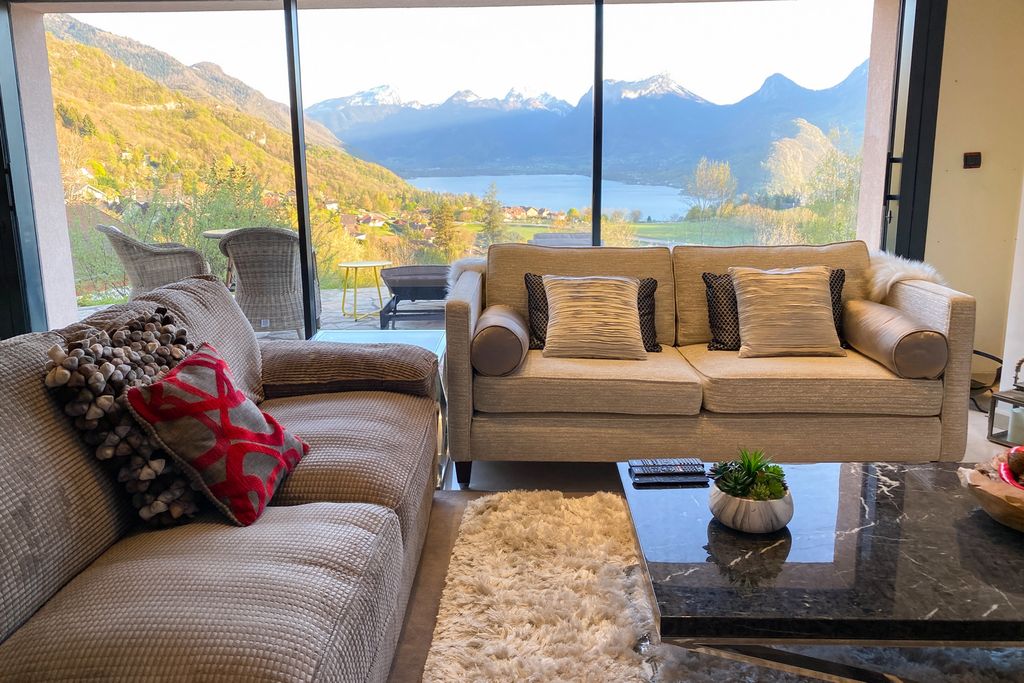 Talloires Infinity Villa LM OliversTravels 3