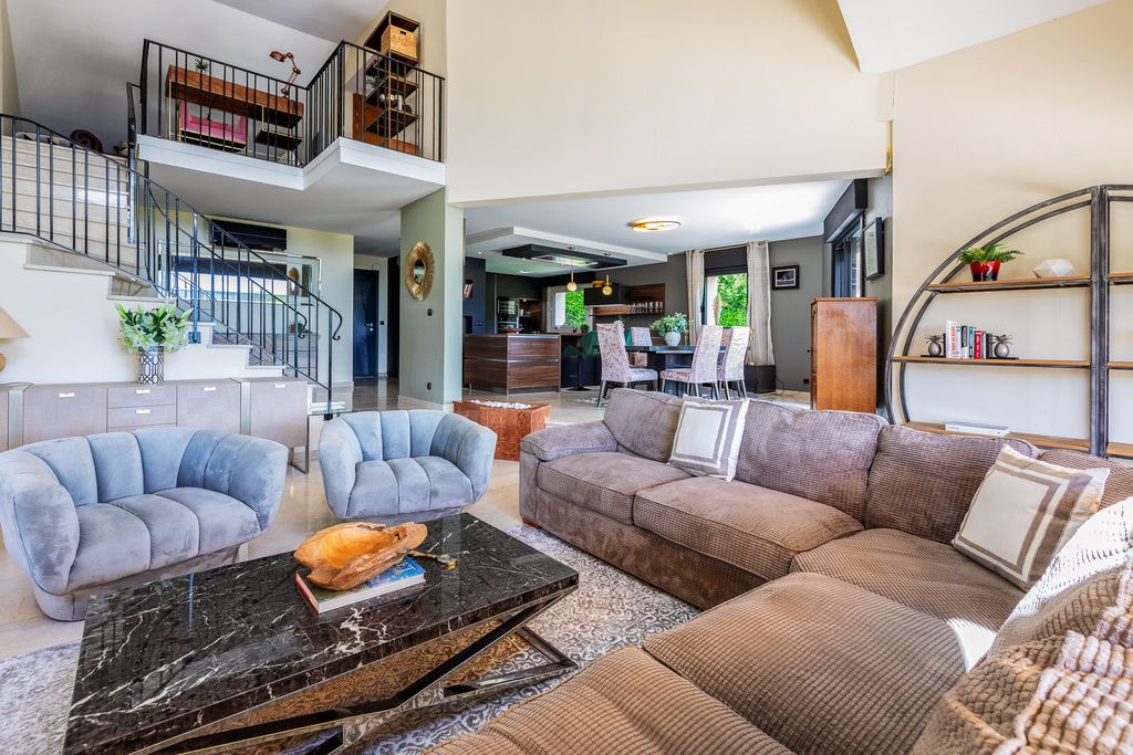 Talloires Infinity Villa LM Olivers Travels 3