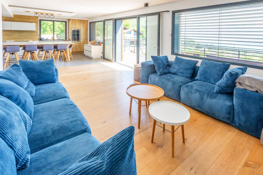 Le Panorama de Talloires LM OliversTravels 3